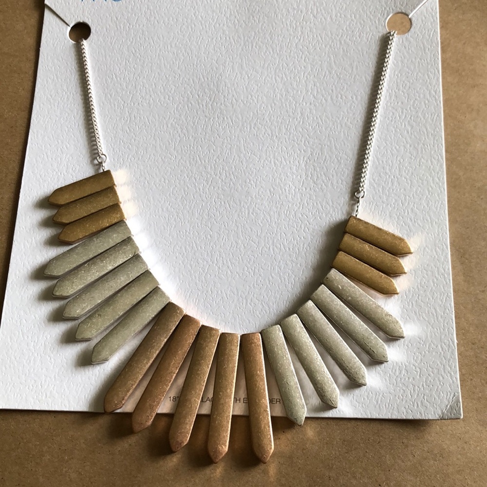 Gold/Silver/Bronze Colored Necklace